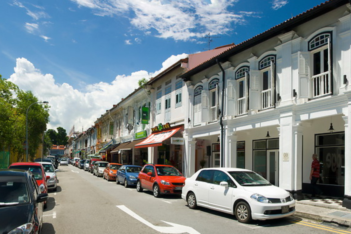Late Shophouse Architecture and the Javanese Theatre Heritage of Kampong Glam
