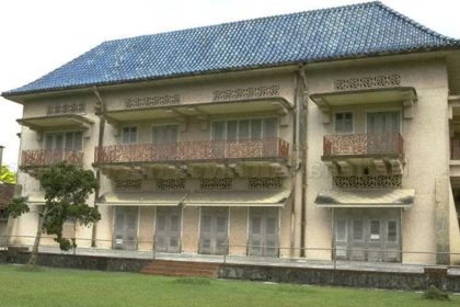 The Abandoned Royal Palace That Survived Two Fires and a War