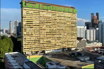 The First Shopping Atrium in Singapore Built in Chinatown 1973
